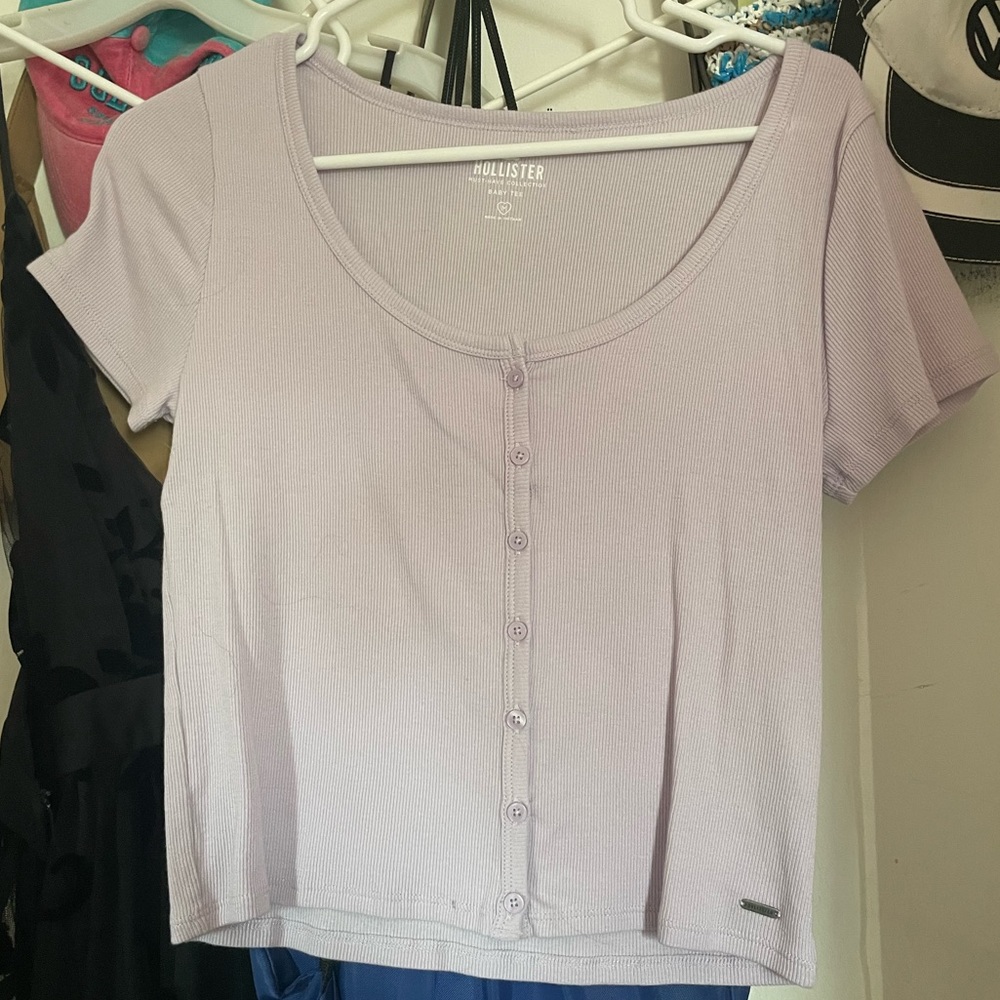 Medium hollister new lavender shirt